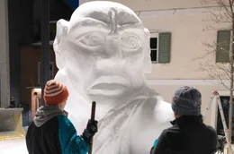 Kalte Kunst - Skulpturen aus Schnee: Ob die Schneeskulptur von Team Deutschland beim Snow-Festival in Innichen gewinnen wird?