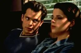 Mickey (Timothy Olyphant, l.); Sidney Prescott (Neve Campbell, r.)