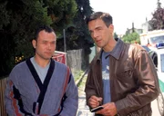 Bonhoff (Wolfgang Krewe) ist irritiert, dass er über Nasser einfach nichts in Erfahrung bringen kann - selbst dessen Nachbar (Andreas Erfurt) kann zu dem Mordopfer nichts sagen. Bonhoff (Wolfgang Krewe) ist irritiert, dass er über Nasser einfach nichts in Erfahrung bringen kann - selbst dessen Nachbar (Andreas Erfurt) kann zu dem Mordopfer nichts sagen.