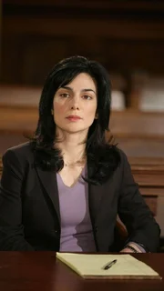 Alexandra Borgia (Annie Parisse) stellt einem Mann vor Gericht, der durch eine abenteuerliche Verbrecherjagd einen schweren Autounfall verursachte, bei dem ein Mensch verstarb und einer schwer verletzt wurde.