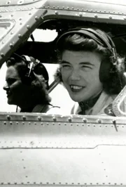 Zwei Mitglieder der Women Airforce Service Pilots (WASP) w&auml;hrend des Zweiten Weltkriegs.