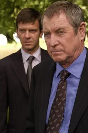 v.li.: DS Ben Jones (Jason Hughes), DCI Tom Barnaby (John Nettles)