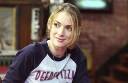 Eigentlich wollte sie nur eine gute Story &uuml;ber Mr. Deeds schreiben, doch dann kommt alles ganz anders: Babe Bennet (Winona Ryder) ...