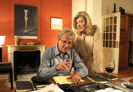 Peter (Peter Sattmann) erkl&auml;rt Charlotte (Jutta Speidel), wie er sich seinen Roman vorstellt.