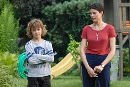 Hat Jan (Max Boekhoff, l.) in Lisa (Jasmin Gerat, r.) die richtige Frau f&uuml;r seinen Vater gefunden?; Hat Jan (Max Boekhoff, l.) in Lisa (Jasmin Gerat, r.) die richtige Frau f&uuml;r seinen Vater gefunden?