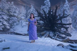 In eine M&auml;rchenwelt entf&uuml;hrt: Mackenzie Foy als Clara
