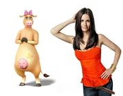 Courteney Cox (r.) im Tonstudio bei den Sprachaufnahmen f&uuml;r ihre Rolle als "Daisy die Kuh ".