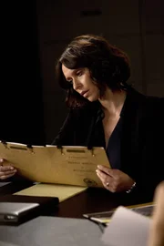 Steht dem Team bei den Ermittlungen in einem neuen Fall zur Seite: Agentin Kate Callahan (Jennifer Love Hewitt) ... Steht dem Team bei den Ermittlungen in einem neuen Fall zur Seite: Agentin Kate Callahan (Jennifer Love Hewitt) ...