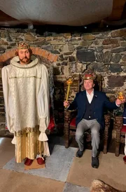 Burg Švihov Aschenbrödel Ausstellung mit Pavel Trávníček Burg Švihov Aschenbrödel Ausstellung mit Pavel Trávníček