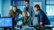 Eine neue Spur bringt Schwung in die Ermittlungen von Finn Kiesewetter (Sven Martinek, l.), Lars Englen (Ingo Naujoks, h.M.), Tomke Jennsen (Anjorka Strechel, v.M.) und Ida M&uuml;ller-Dogan (Amelie Plaas-Link, r.).