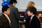 L-R: Manny Delgado (Rico Rodriguez), Luke Dunphy (Nolan Gould)
