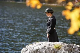 Szene "Strand" mit Luisa Heilbron als Hannah