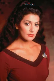 Counselor Deana Troi (Marina Sirtis).
