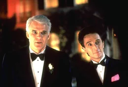 Franck Eggelhoffer (Martin Short, re.), der eigens f&uuml;r die Planung der Hochzeit engagiert wurde, droht George (Steve Martin) in den finanziellen Ruin zu treiben.