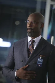 Hat er oder hat er nicht? Star-Anwalt Jules Caffrey (Isaiah Washington) wird beschuldigt, seine Verlobte Lauren ermordet zu haben.