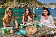 Zu Tisch in... Ibiza Staffel 1 Folge 7 Familienpicknick vor Traumkulisse Zu Tisch in... Ibiza Staffel 1 Folge 7 Familienpicknick vor Traumkulisse