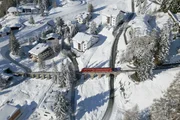 Winterwunderland Schweiz per Bahn: Die Standhaften, Davoser Bahnen.