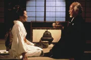 Yukie (Nobu McCarthy, l.); Miyagi (Noriyuki '"Pat" Morita, r.)