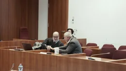 Der Angeklagte Anwalt Dr. Hanno Berger (r.) und sein Verteidiger vor Gericht.