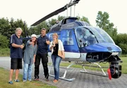 HESSISCHER RUNDFUNK &bdquo;Hessen von oben&ldquo; hei&szlig;t eine neue, dreiteilige Sendereihe, die der Hessische Rundfunk in nativem HD derzeit f&uuml;r das hr-fernsehen produziert. Gedreht wird mit einer Cineflex-Kamera von einem Helikopter aus. Das Team (von links): Kameramann Christian Wiege, Autorin Susie Maass, Helikopterpilot Dr. Heiner B&ouml;rger und Projektassistentin Raphaela Golling.