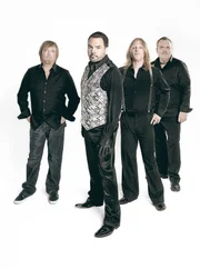 Auch die Songschreiber und Musiker selbst verpacken ihre unerfüllten Wünsche gern in Songform - denn selbst, wenn sie nicht wahr werden: Mit schöner Musik lässt sich alles leichter aushalten. Wer wäre nicht gern 'Forever young'? Auch die Songschreiber und Musiker selbst verpacken ihre unerfüllten Wünsche gern in Songform - denn selbst, wenn sie nicht wahr werden: Mit schöner Musik lässt sich alles leichter aushalten. Wer wäre nicht gern 'Forever young'?