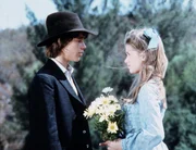 Randall Page (Ronnie Scribner, l.) und Elizabeth Stark (Tammy Laureen, r.) treffen sich heimlich, da Elizabeths Vater gegen ihre Freundschaft ist.