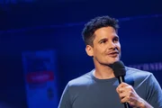 Stand-Up-Comedian Alain Frei ist zu Gast bei Till Reiners und erzählt von den Tücken des jungen Vaterglücks. Stand-Up-Comedian Alain Frei ist zu Gast bei Till Reiners und erzählt von den Tücken des jungen Vaterglücks.