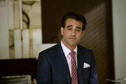 Gibt Dr. Francisco (Bobby Cannavale), ein Kumpel von Dusty, wirklich sein Bestes, um Sara und Brad zu einem ersten gemeinsamen Kind zu verhelfen?