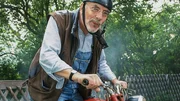 Moped, Mofa, Motorrad - Peter (Peter Lustig) schaut sich die motorisierten Zweir&auml;der genauer an.