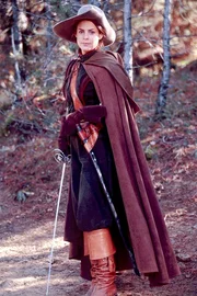 Valentine (Susie Amy), die Tochter von d'Artagnan, will am Hof Ludwig XIV. in die Fu&szlig;stapfen ihres Vaters treten.