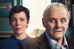 Anne (Olivia Colman, l.) wei&szlig;, dass die Demenz ihres Vaters Anthony (Anthony Hopkins, r.) unaufhaltsam ist.