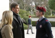 Um den Mord an einem jungen Marine aufzuklären, kehrt DiNozzo (Michael Weatherly) gemeinsam mit Bishop (Emily Wickersham, l.) zu der Militärakademie zurück, wo er einst selbst ein Schüler war. Hat Lucas Craig (Robert Adamson, r.) etwas mit dem Mord zu tun? Um den Mord an einem jungen Marine aufzuklären, kehrt DiNozzo (Michael Weatherly) gemeinsam mit Bishop (Emily Wickersham, l.) zu der Militärakademie zurück, wo er einst selbst ein Schüler war. Hat Lucas Craig (Robert Adamson, r.) etwas mit dem Mord zu tun?