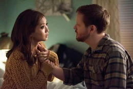 Allison Pyke (Brenda Song) und Patrick Dorsey (Ricky Mabe)  Die Verwendung des sendungsbezogenen Materials ist nur mit dem Hinweis und Verlinkung auf TVNOW gestattet.