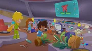 Der kleine Prinz, Charlotte, Elias und der Fuchs sehen, was f&uuml;r ein Durcheinander die Roboter im Asteroschiff angerichtet haben.