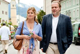 Endlich einmal alleine: Susanne (Birge Schade) und Markus (Jan-Gregor Kremp) bei einem Stadtbummel ganz ohne Kinder.