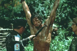In Vietnam beginnt f&uuml;r John Rambo (Sylvester Stallone, M.) ein Kampf um Leben und Tod ...
