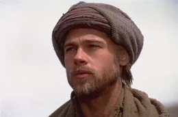 Heinrich Harrer (Brad Pitt) steht kurz vor der Bezwingung eines Gipfels, als der Zweite Weltkrieg ausbricht. Was als heroische Expedition geplant war, wird zur abenteuerlichen Flucht durch das Himalaya-Massiv.