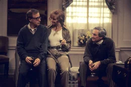 Steffi (Goldie Hawn, m), Bob (Alan Alda, r), Joe (Woody Allen, l)