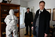 Die Polizei geht im Haus eines Vermissten auf Spurensuche. Ein &auml;lterer Herr ist pl&ouml;tzlich verschwunden &ndash; ein Mann, der als zuverl&auml;ssig gilt. Die Polizei vermutet das Schlimmste &ndash; und findet im Haus tats&auml;chlich Spuren, die auf ein schreckliches Verbrechen hinweisen.