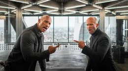 L-R: Luke Hobbs (Dwayne Johnson) und Deckard Shaw (Jason Statham)