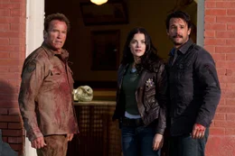 L-R: Ray Owens (Arnold Schwarzenegger), Sarah Torrance (Jaimie Alexander), Frank Martinez (Rodrigo Santoro)