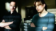 Eine Frau wird mit gebrochenem Genick aufgefunden. Detective Elliot Stabler (Christopher Meloni) und Detective Olivia Benson (Mariska Hargitay) vermuten, dass sie von einem Profi-Killer ermordet worden ist. Eine Frau wird mit gebrochenem Genick aufgefunden. Detective Elliot Stabler (Christopher Meloni) und Detective Olivia Benson (Mariska Hargitay) vermuten, dass sie von einem Profi-Killer ermordet worden ist.