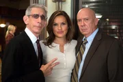 L-R: John Munch (Richard Belzer), Olivia Benson (Mariska Hargitay), Donald Cragen (Dann Florek)