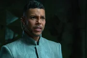 Dr. Hugh Culber (Wilson Cruz)