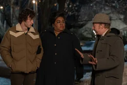 (l-r.) Dominic Sessa stars (Angus Tully), Da&rsquo;Vine Joy Randolph (Mary Lamb), Paul Giamatti (Paul Hunham)