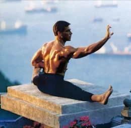 Frank (Jean-Claude Van Damme)
