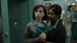 Elisa Esposito (Sally Hawkins, l.); Zelda Delilah Fuller (Octavia Spencer, r.)