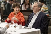 l-r: Susie Greene (Susie Essman), Jeff Greene (Jeff Garlin)