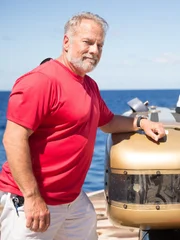 Jim Sinclair posing next to the submarine (v3). Jim Sinclair posing next to the submarine (v3).