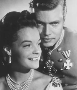Prinzessin Elisabeth "Sissi" von Bayern (Romy Schneider), Kaiser Franz Joseph (Karlheinz B&ouml;hm).